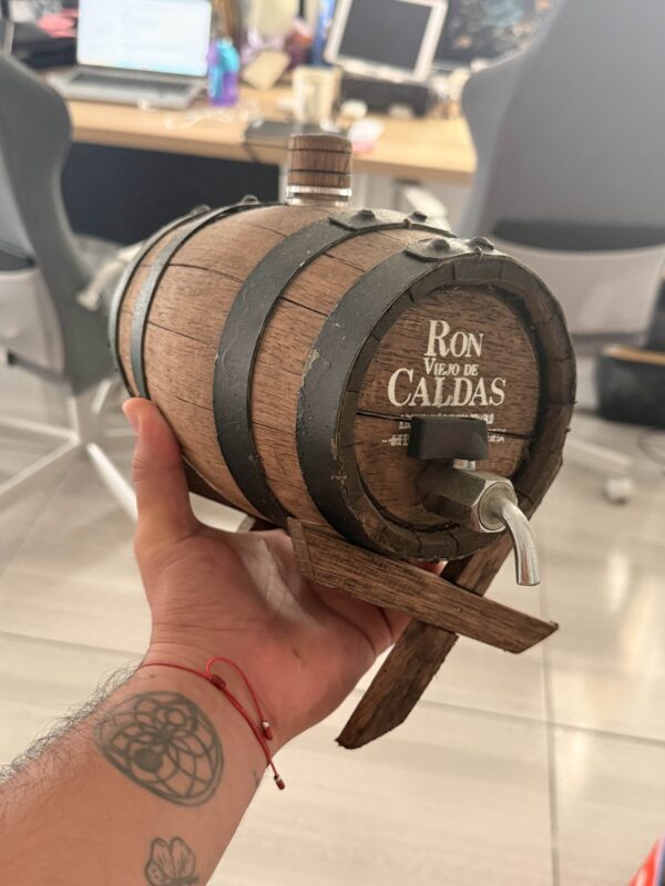 Barril de madera para ron