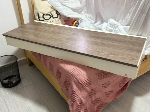 Mesa escritorio flotante